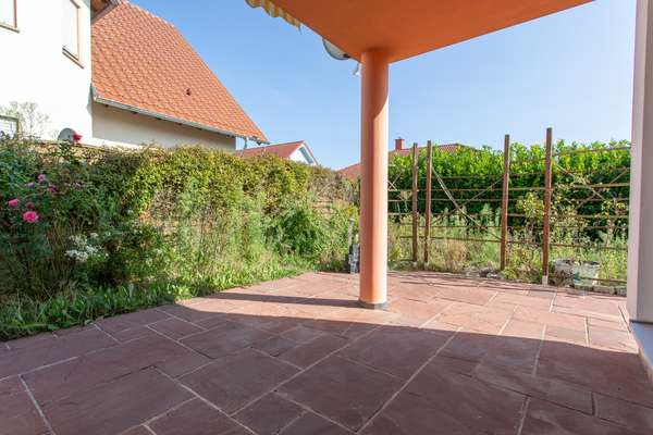 Großzügiges Einfamilienhaus in ländlicher Idylle von Guntersblum! — Bild 24 von 26