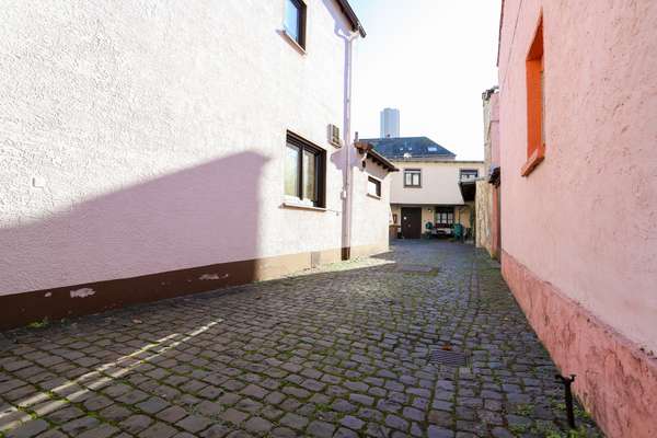 Selbstständige aufgepasst! Exklusives Wohn-/ Geschäftshaus in Mainz-Kastel! — Bild 5 von 26