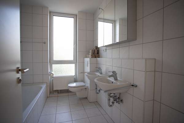 Humboldtstraße: 3-Zimmerwohnung mit Balkon und Sonnengarantie — Bild 16 von 18