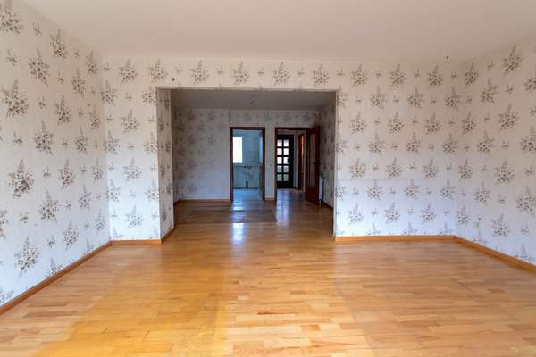 Solides Reihenmittelhaus mit großem Potenzial in Bischofsheim! — Bild 4 von 15