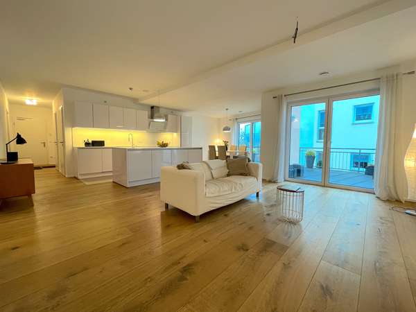 Exklusive 4-Zimmerwohnung mit PKW-Stellplatz in Bauschheim!! — Bild 3 von 23