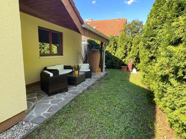 Schönes Einfamilienhaus in ruhiger Lage von Gau-Weinheim! — Bild 4 von 19