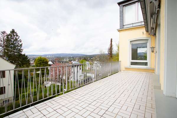 Schöne 4,5-Zimmer Wohnung in Wiesbaden-Nordost — Bild 2 von 15