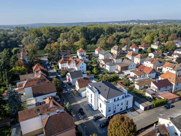 Exklusive barrierefreie Neubau-Penthousewohnung mit 3 Dachterrassen in Altrheinnähe — Bild 2 von 37