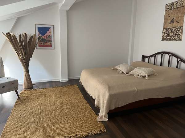 Möbliertes Wohnen auf Zeit: Individuelles Loft in ruhigem Innenhof-5 Min v. Taunusstr. — Bild 8 von 13