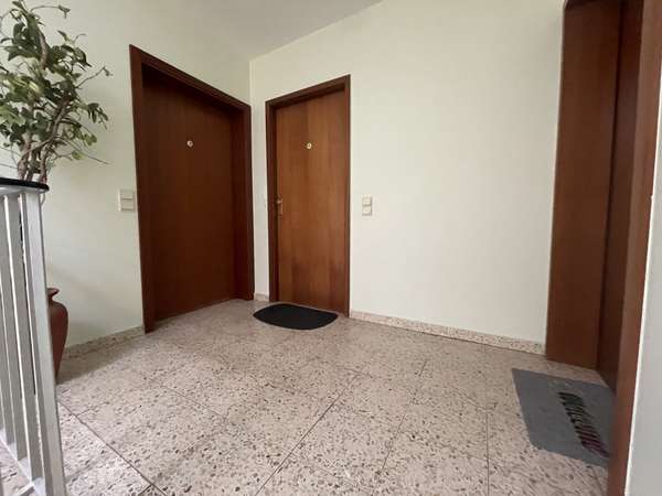 Bezugsfreie 1 Zimmer Wohnung mit traumhafter Dachterrasse — Bild 14 von 16