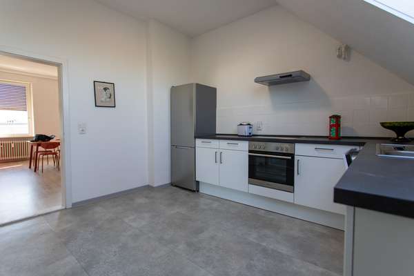 Charmantes Altbau-MFH mit 5 WE in Eltville! Dachgeschosswohnung bereits freigestellt! — Bild 26 von 34