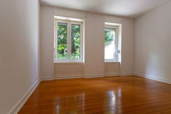 Geräumige 3-Zimmer Altbauwohnung mit Balkon – Ihr neues Zuhause! — Bild 12 von 13