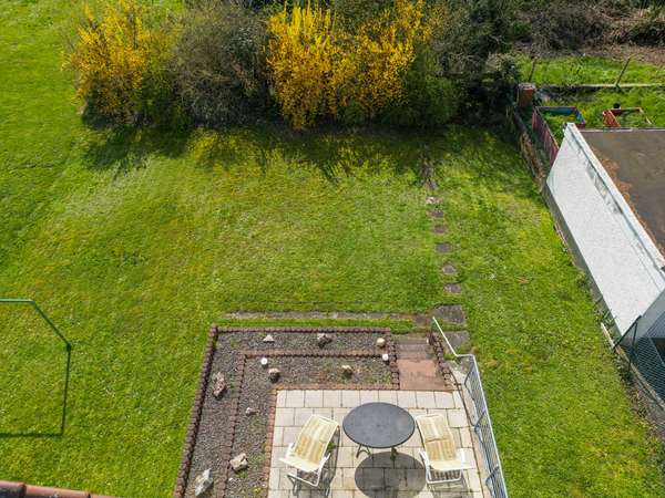 Charmantes freistehendes Einfamilienhaus in beliebter Lage von Harxheim! — Bild 6 von 21