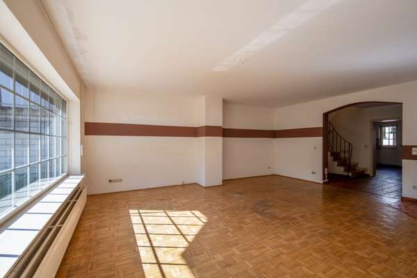 Urbanes Wohnen & ein hohes Maß an Lebensqualität: Charmantes Einfamilienhaus mit Einliegerwohnung — Bild 13 von 31