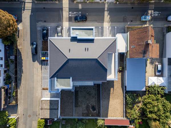 Exklusive barrierefreie Neubau-Penthousewohnung mit 3 Dachterrassen in Altrheinnähe — Bild 31 von 37