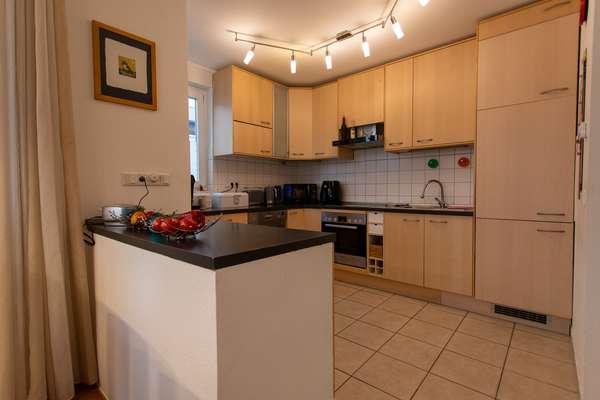 Lichtdurchflutetes Wohnerlebnis in Wiesbaden – 3-Zimmerwohnung mit sonnigem Balkon! — Bild 10 von 19