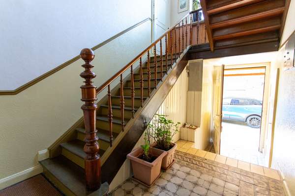 Charmantes Altbau-MFH mit 5 WE in Eltville! Dachgeschosswohnung bereits freigestellt! — Bild 15 von 34