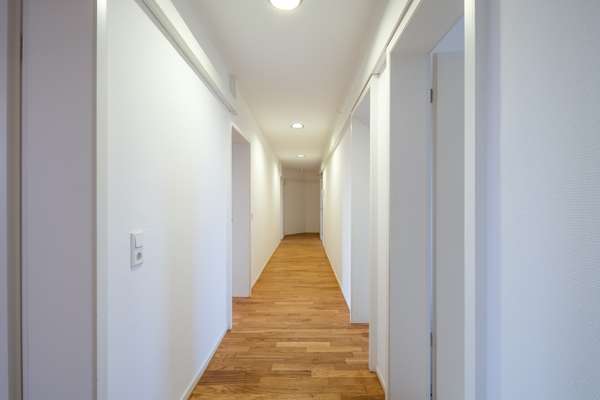 Außergewöhnliche Dachgeschosswohnung in denkmalgeschütztem Prachtbau in bester Lage von Mainz — Bild 19 von 23