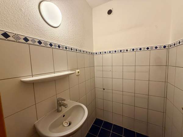 Sofort Bezugsfrei & voller Möglichkeiten - 3-ZImmer-Wohnung mit Balkon und Blick ins Grüne — Bild 16 von 20