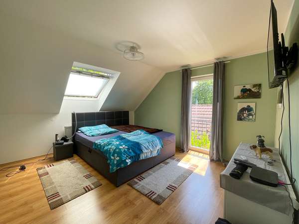 Familien aufgepasst! Großzügiges Einfamilienhaus mit toller Terrasse und Lagerfläche im Keller. — Bild 23 von 25