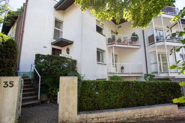 Einziehen und wohlfühlen! Renovierte 2-Zimmerwohnung mit traumhafter Sonnenterrasse in Sonnenberg! — Bild 2 von 13