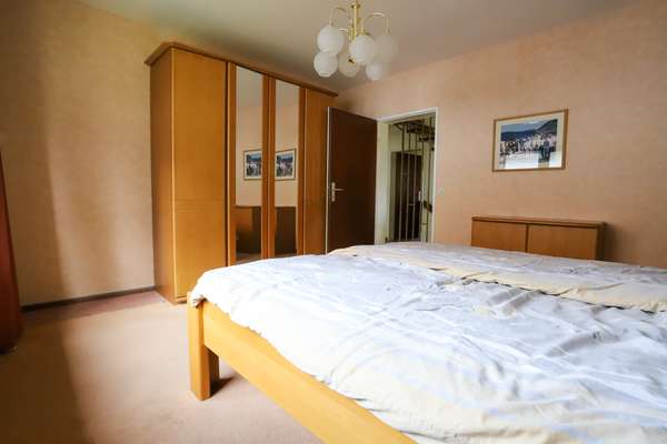Charmantes freistehendes Einfamilienhaus in beliebter Lage von Harxheim! — Bild 16 von 21