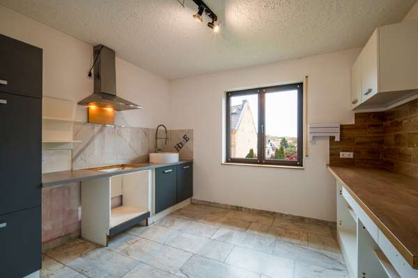 Viel Platz, viele Möglichkeiten: 2 Familienhaus mit großem Gartenparadies — Bild 14 von 32