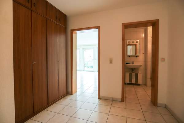 Helle 3-Zimmerwohnung mit Balkon in Mainz! — Bild 8 von 16