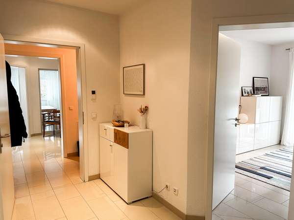 Traumwohnung im 2 Familienhaus mit Dachterrasse + Loggia + Garage — Bild 13 von 20