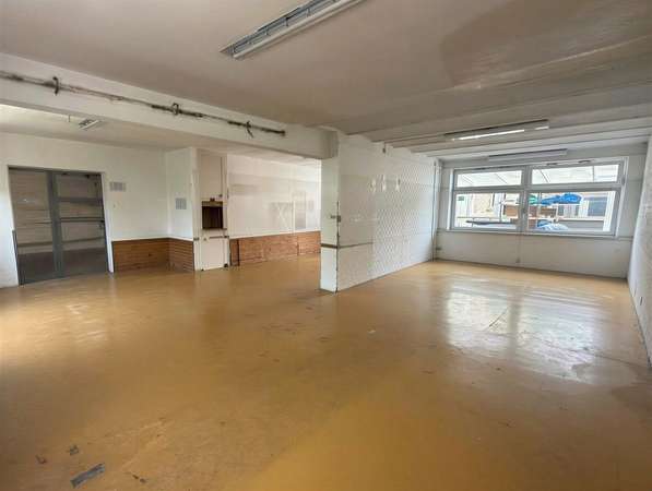 Entwicklungsobjekt zum Bodenrichtwert - vielfältiges Loft- u. Neubaupotenzial in Wiesbaden-Bierstadt — Bild 12 von 25