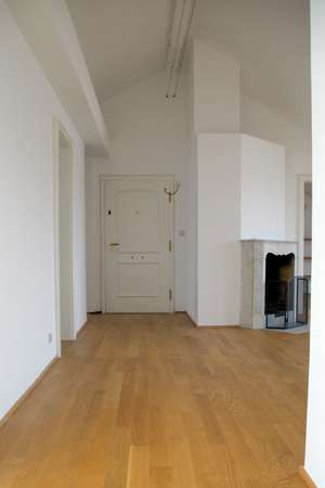 Einzigartige 3 ZKB Dachgeschosswohnung mit toller Aussicht — Bild 7 von 14