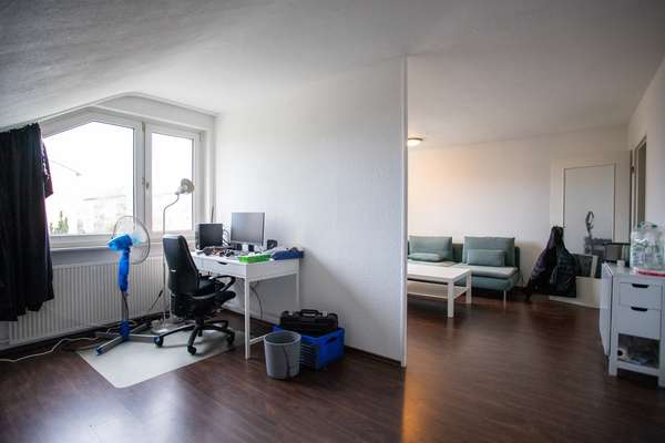 1,5-Zimmer Dachgeschosswohnung mit Garage in Mainz! — Bild 10 von 14