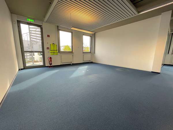 Über 640 qm Bürofläche mit Empfang in Idstein! — Bild 16 von 16