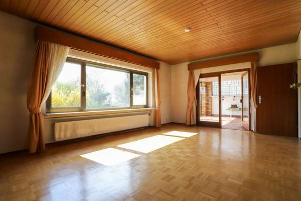 Charmantes freistehendes Einfamilienhaus in beliebter Lage von Harxheim! — Bild 11 von 21