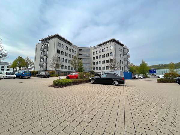 Über 640 qm Bürofläche mit Empfang in Idstein! — Bild 2 von 16