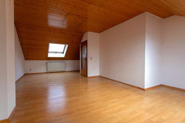 Solides Reihenmittelhaus mit großem Potenzial in Bischofsheim! — Bild 14 von 15
