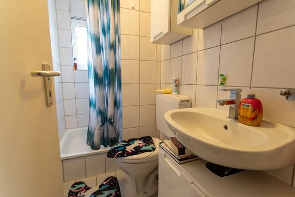 Mehrfamilienhaus mit 6 Wohneinheiten in zentraler Lage! — Bild 3 von 36