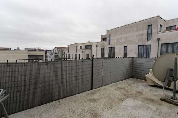 Lichtdurchflutetes Wohnerlebnis in Wiesbaden – 3-Zimmerwohnung mit sonnigem Balkon! — Bild 14 von 19