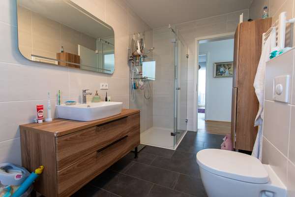 Moderne 3-Zimmer-Wohnung mit hochwertiger Ausstattung — Bild 12 von 15