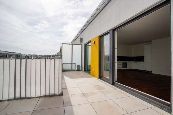 Einzigartige Gelegenheit: Traumwohnung am Winterhafen mit atemberaubendem Ausblick! — Bild 10 von 26
