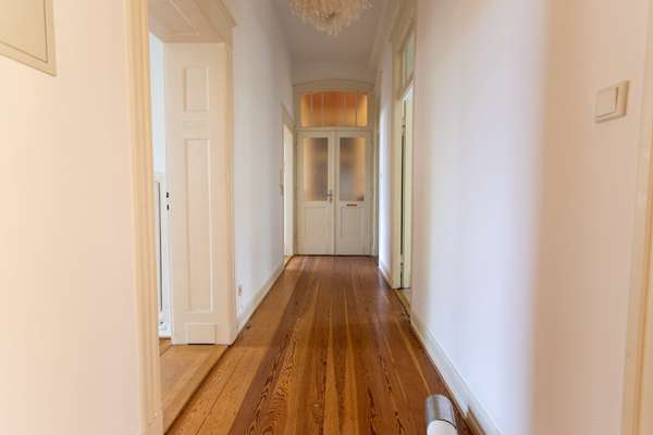 3-Zimmer Altbauwohnung mit zwei Balkonen - Ihr neues Zuhause zum Wohlfühlen! — Bild 2 von 19