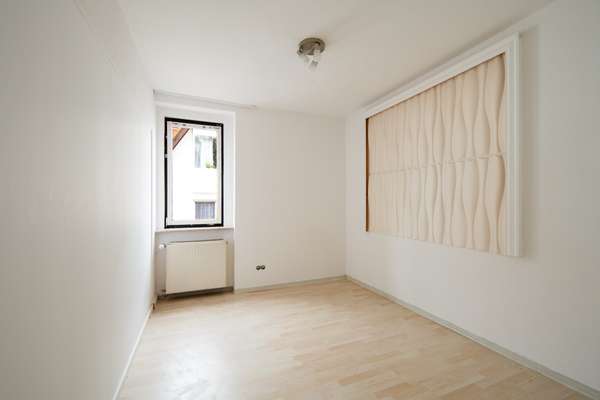 Zwei Häuser auf ca. 1.025 m² – Mehrfamilienhaus + Altbau mit Entwicklungs- und Renditepotenzial — Bild 16 von 42