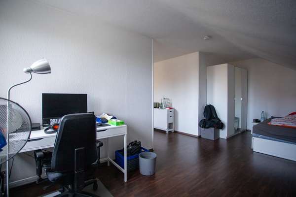 1,5-Zimmer Dachgeschosswohnung mit Garage in Mainz! — Bild 11 von 14