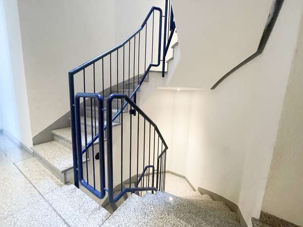 Großzügige 4-Zimmer-Wohnung in schöner Lage von Wiesbaden! — Bild 2 von 18