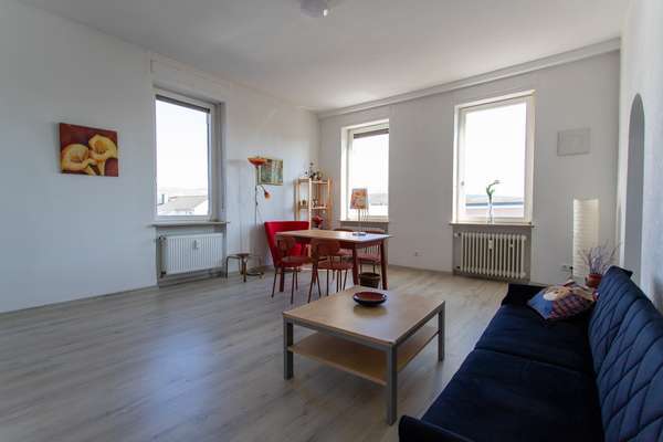 Charmantes Altbau-MFH mit 5 WE in Eltville! Dachgeschosswohnung bereits freigestellt! — Bild 20 von 34