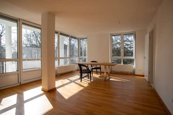 Humboldtstraße: 3-Zimmerwohnung mit Balkon und Sonnengarantie — Bild 3 von 18