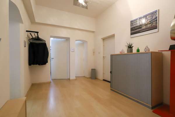 Bürofläche mit Garage in wunderschönen Altbauvilla in Wiesbaden Südost — Bild 6 von 12