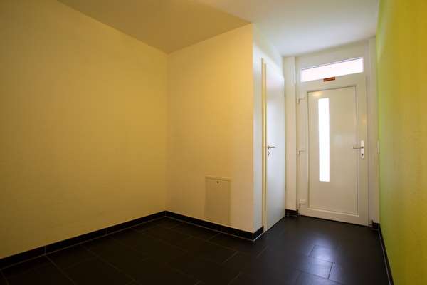 Idyllisches Wohnen am Feldrand: Reihenmittelhaus mit Dachterrasse! — Bild 2 von 24
