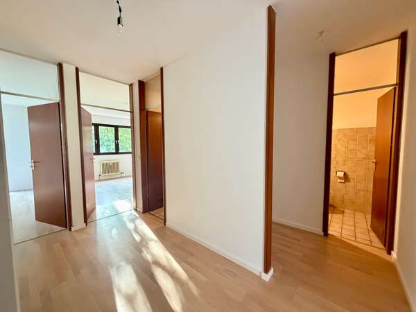 Ihr Sonnenbalkon an der Laubenheimer Höhe -  helle 3 Zimmerwohnung mit perfekter Raumaufteilung — Bild 10 von 18