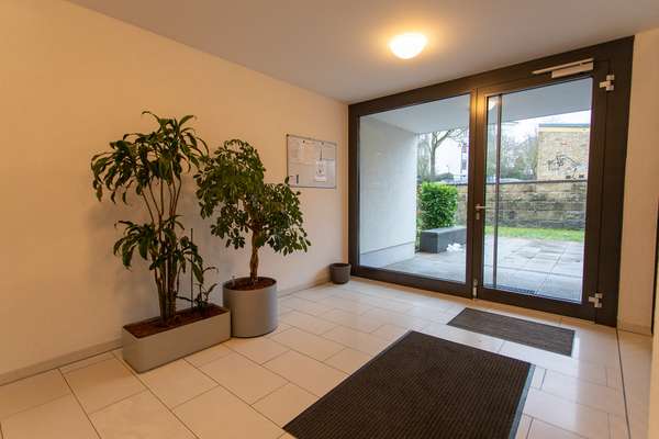 Lichtdurchflutetes Wohnerlebnis in Wiesbaden – 3-Zimmerwohnung mit sonnigem Balkon! — Bild 18 von 19