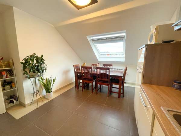Schicke 3-Zimmer Dachgeschosswohnung in Idstein! — Bild 5 von 15