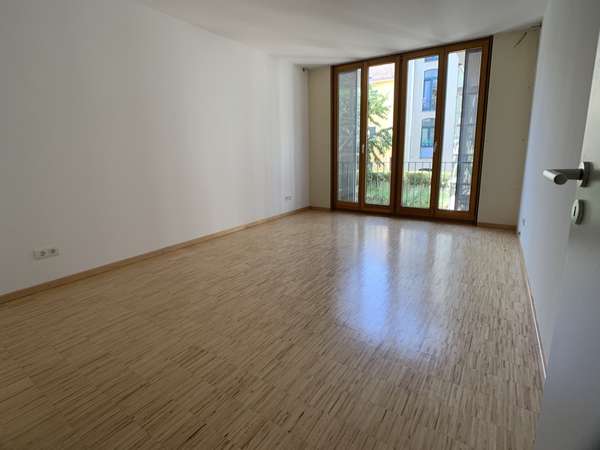 Moderne Split Level-Wohnung mit Terrasse — Bild 8 von 10
