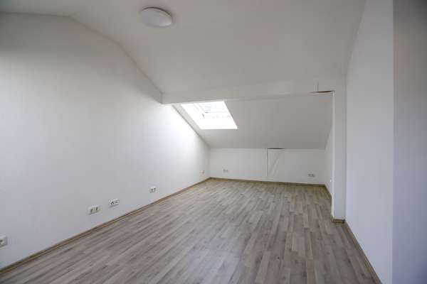 Attraktive 2-Zimmer-Wohnung mit EBK in Mainz — Bild 5 von 14