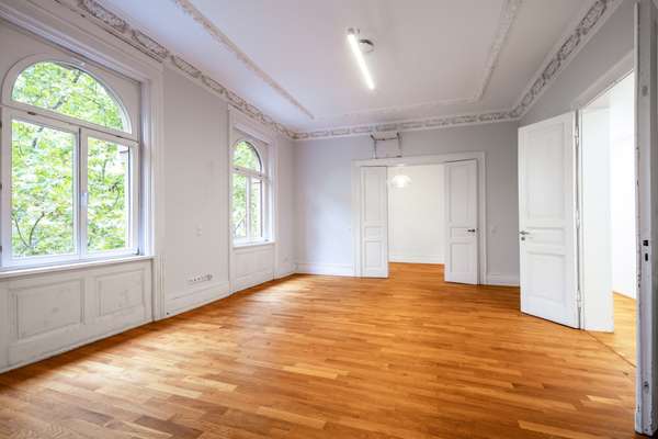Stilvolle Altbauetage in denkmalgeschütztem Prachtbau – Exklusives Wohnen in bester Mainzer Lage — Bild 19 von 33